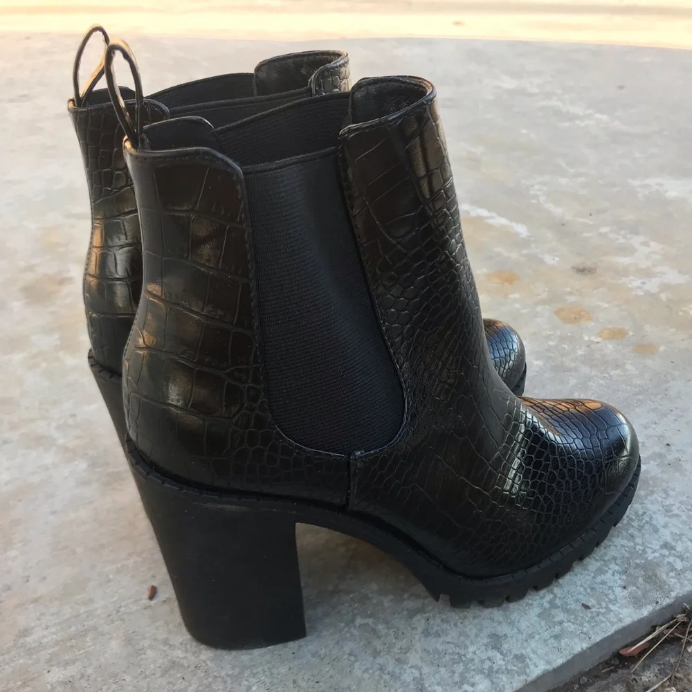 Glove croc combat slip on heels bootie size 7 - Picture 1 of 6